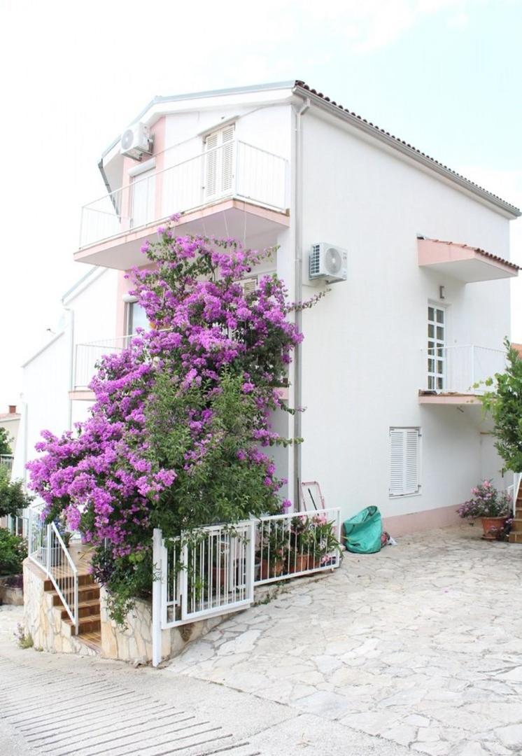 Apartment Bajuti Primošten Exterior foto